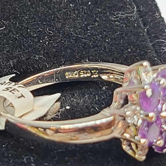 Ring - Picture 2 of 4